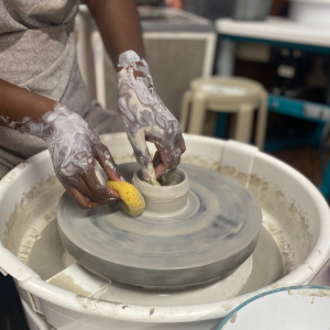Beginner Wheel Throwing Pottery – 4 Week Course Sun Mar